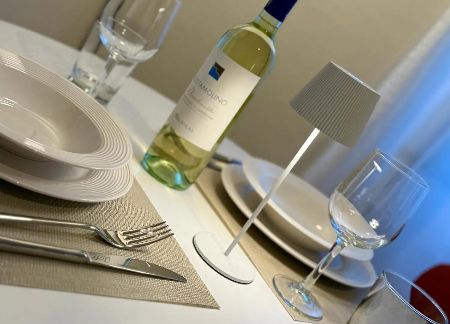 Naviglio Suite - Eleganza E Relax A 2 Min Dalla M4 E Dai Navigli Milano